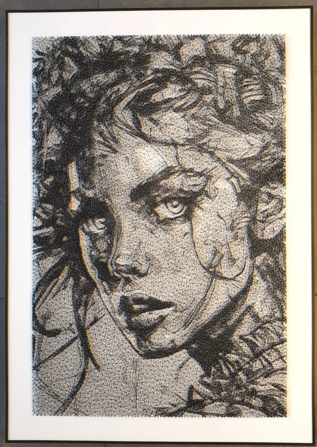 Fadenbild I — Original Fadenkunst Portrait kaufen, Michael Pietrowski Kärnten